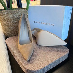 Good American The Icon Pointed Toe Suede Nude Pump SIZE 7.5